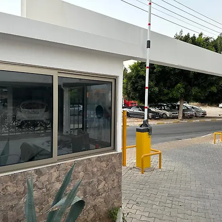 With A Sea View Cozy كيرينيا
