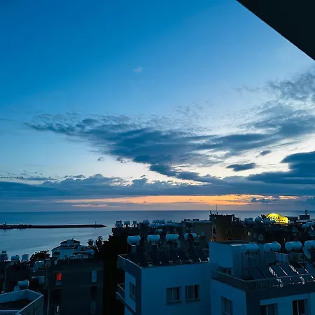North Sea View Cozy Kyrenia Center 아파트 *