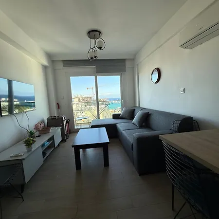 North Sea View Cozy Kyrenia Center 아파트